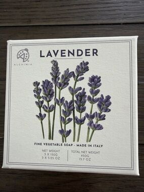 5/$20 Alchimia made in Italy lavendar soap, set of 3 in a pretty gift box NIB